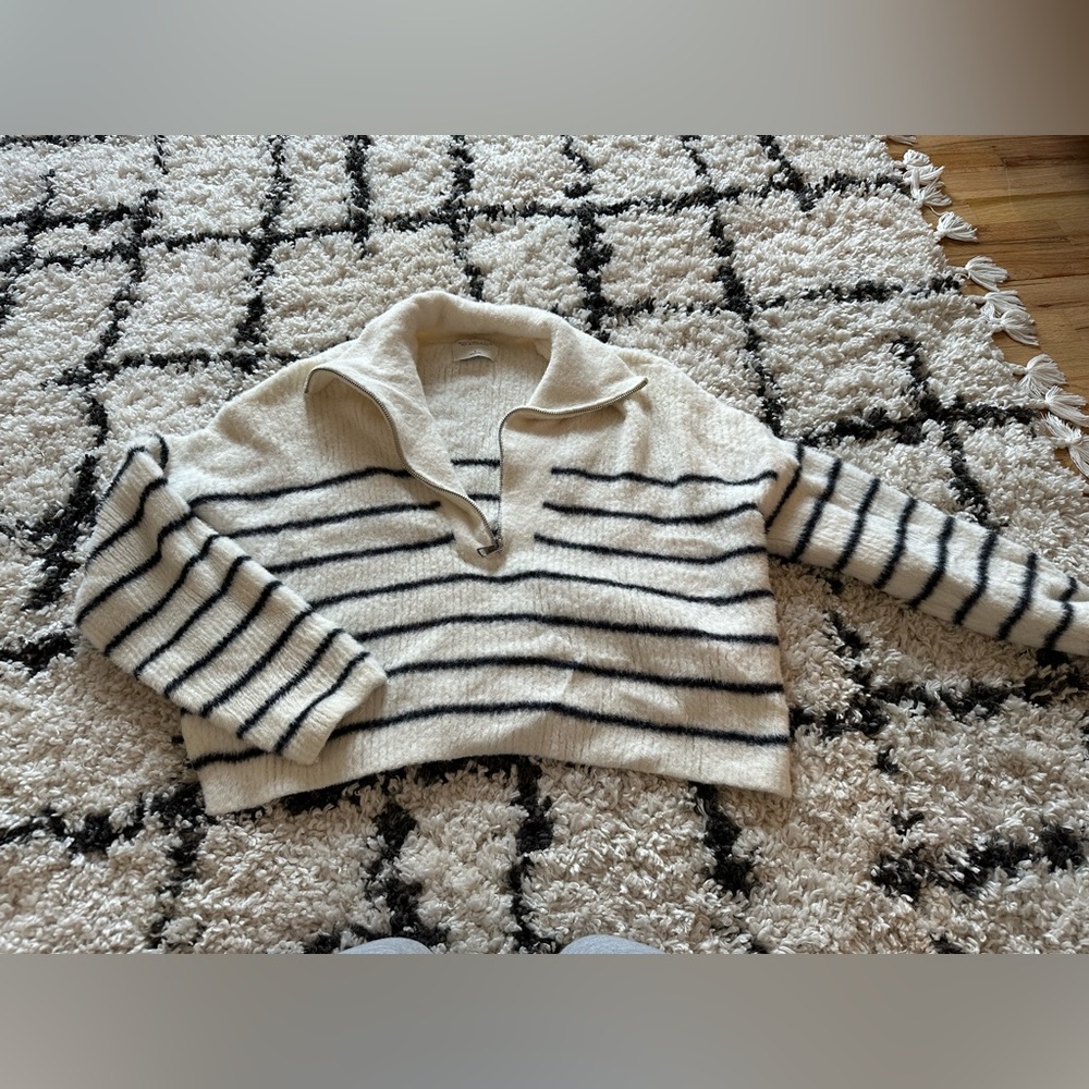 Quarter zip fuzzy striped Abercrombie finch sweater